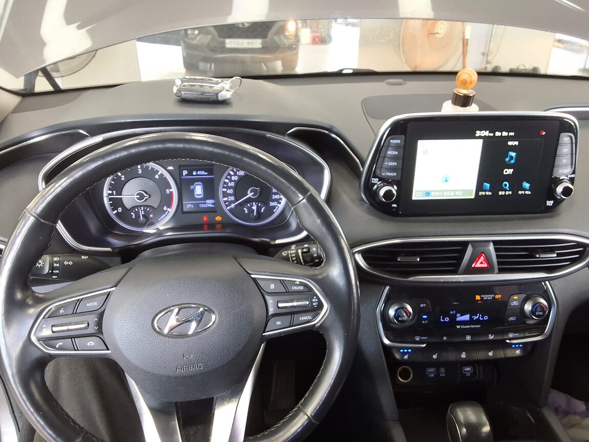HYUNDAI SANTA FE (TM) R2.0 2WD PREMIUM 2019 - zdjęcie 17