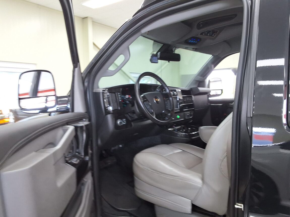 CHEVROLET EXPRESS VAN 6 2019 - zdjęcie 11