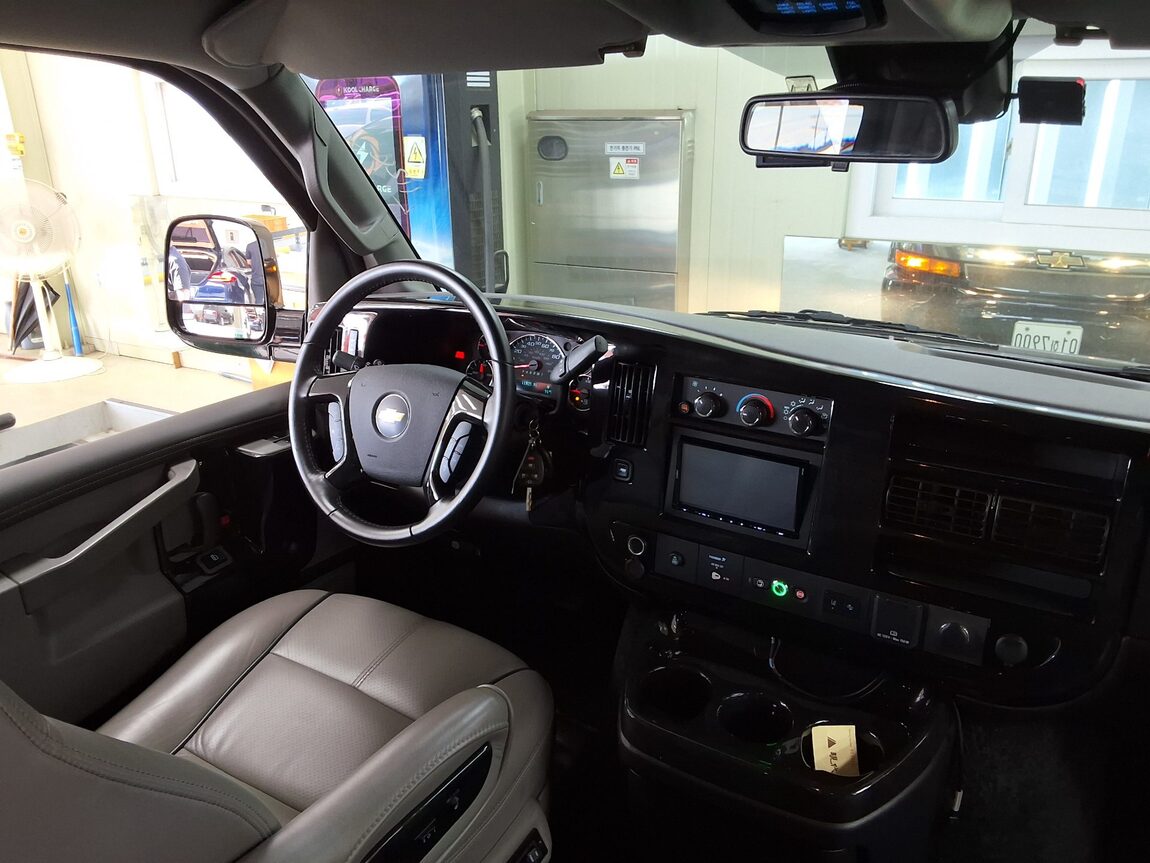 CHEVROLET EXPRESS VAN 6 2019 - zdjęcie 12