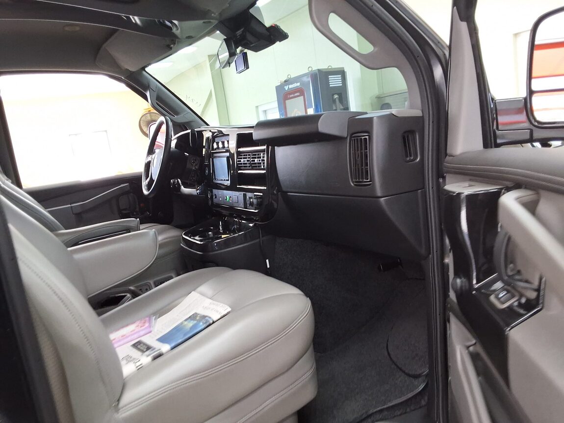 CHEVROLET EXPRESS VAN 6 2019 - zdjęcie 14