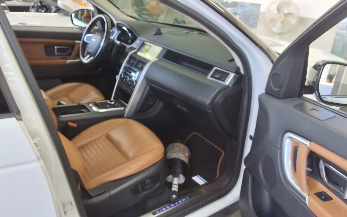LAND ROVER DISCOVERY SPORT 2.0 TD4 HSE LUXURY 2018 - zdjęcie 14