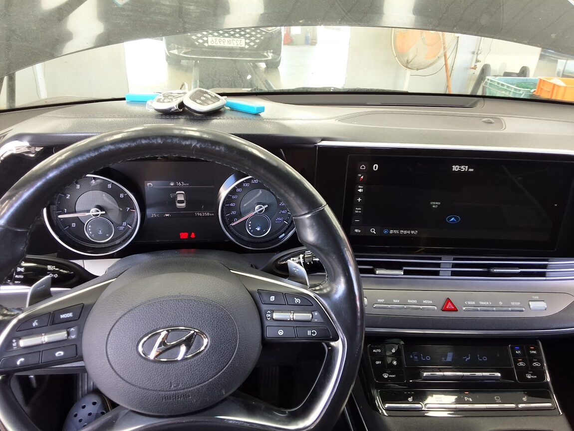 HYUNDAI THE NEW GRANDEUR IG GASOLINE 2.5 PREMIUM 2020 - zdjęcie 18