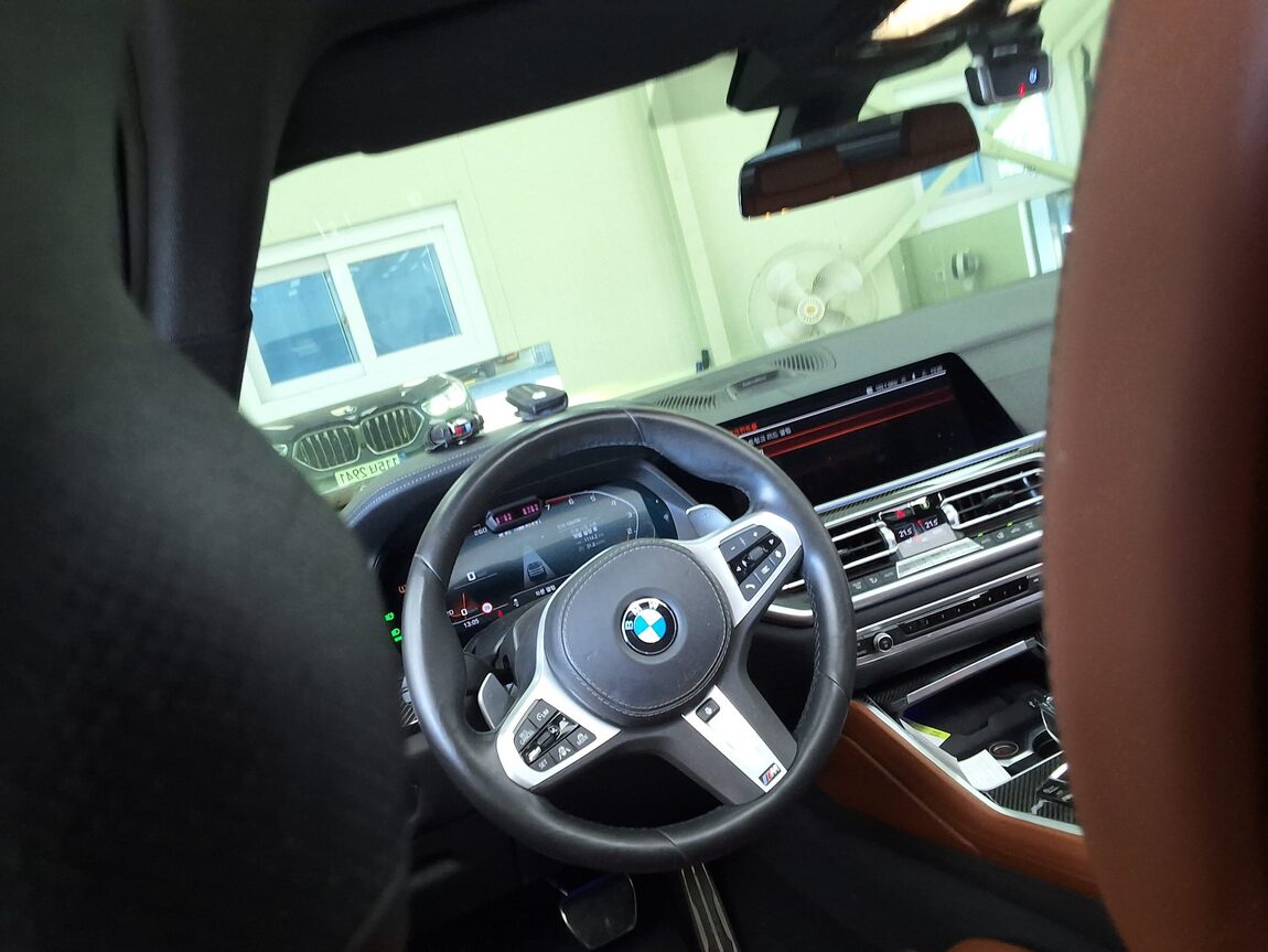 BMW X6 (3RD GEN) M50i 2022 - zdjęcie 12