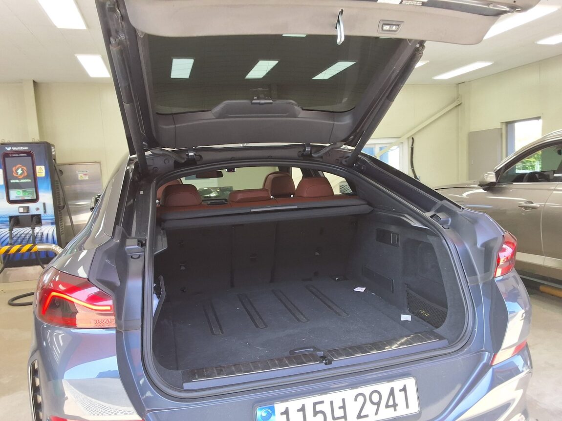 BMW X6 (3RD GEN) M50i 2022 - zdjęcie 16