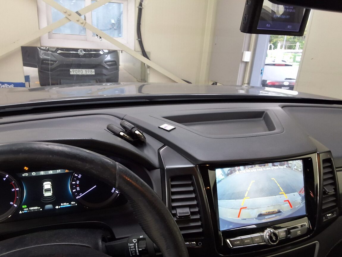 KG MOBILITY (SSANGYONG) REXTON SPORTS 2.2 4WD PRESTIGE SPECIAL 2020 - zdjęcie 25