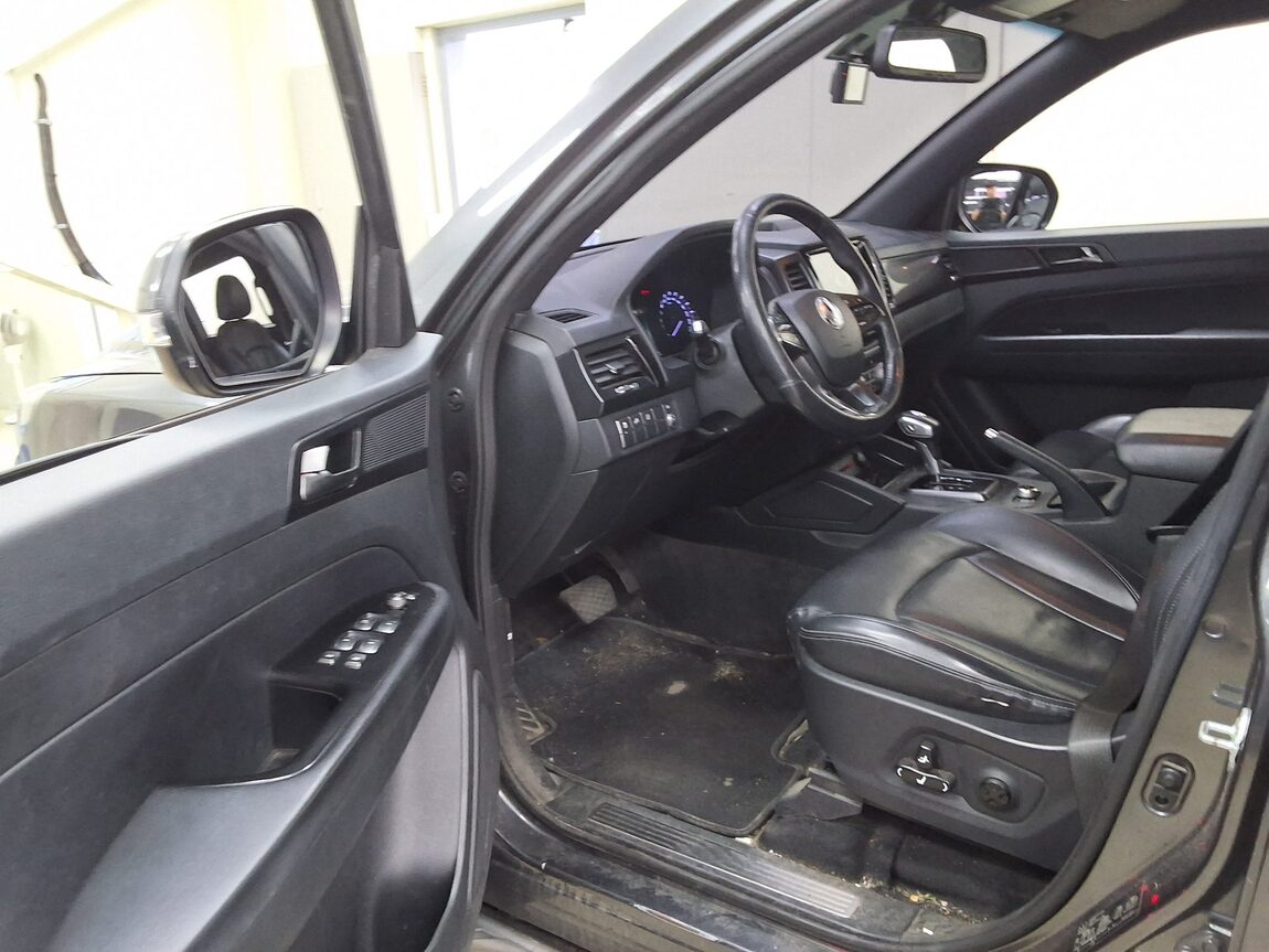 KG MOBILITY (SSANGYONG) REXTON SPORTS 2.2 4WD PRESTIGE SPECIAL 2020 - zdjęcie 11