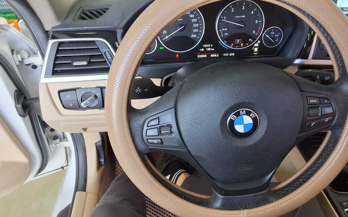 BMW 3 SERIES (6TH GEN) 320d 2017 - zdjęcie 17