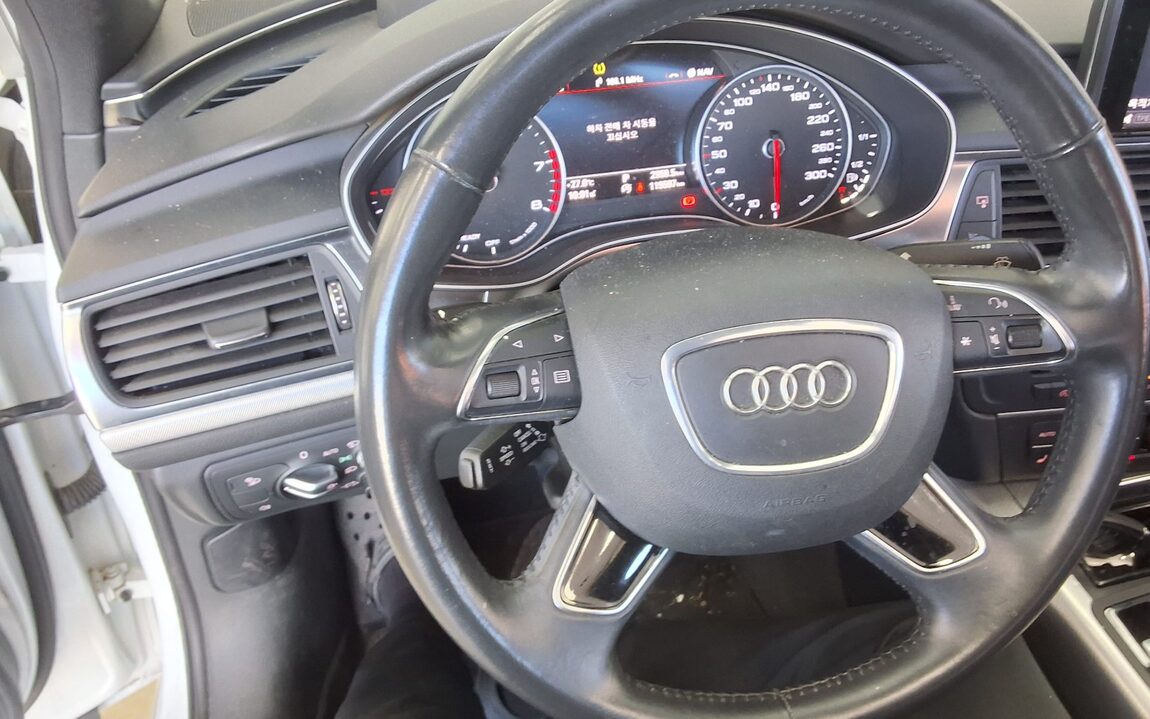 AUDI A6 (4TH GEN) 40 TFSI 2018 - zdjęcie 17
