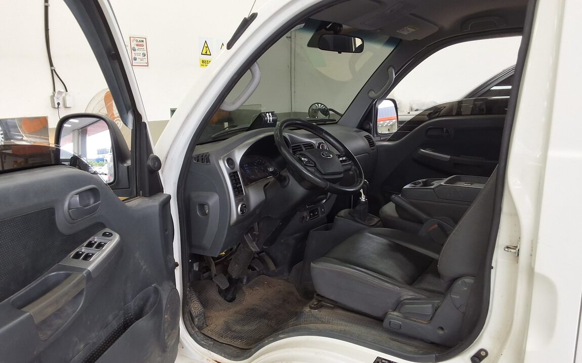 KIA THE NEW BONGO III CARGO 1 TON DOUBLE CAB EXTRA LONG WHEELBASE GLS 2022 - zdjęcie 10