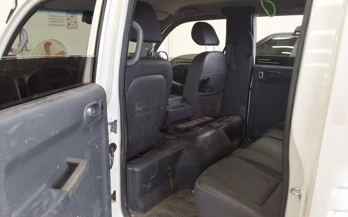 KIA THE NEW BONGO III CARGO 1 TON DOUBLE CAB EXTRA LONG WHEELBASE GLS 2022 - zdjęcie 12