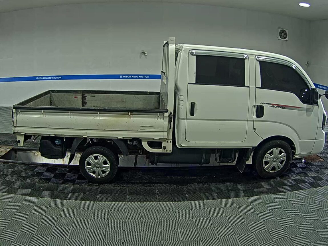 KIA THE NEW BONGO III CARGO 1 TON DOUBLE CAB EXTRA LONG WHEELBASE GLS 2022 - zdjęcie 4