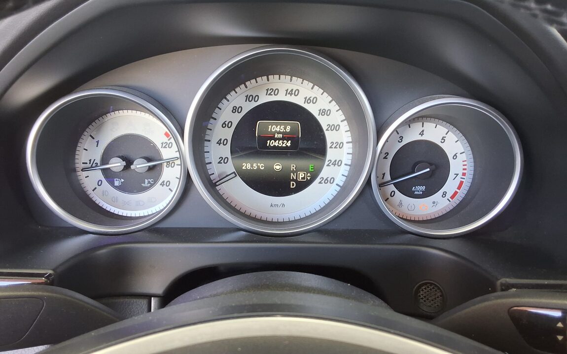 MERCEDES-BENZ E-CLASS (4TH GEN) E400 4MATIC INTELLIGENT DRIVE 2015 - zdjęcie 9