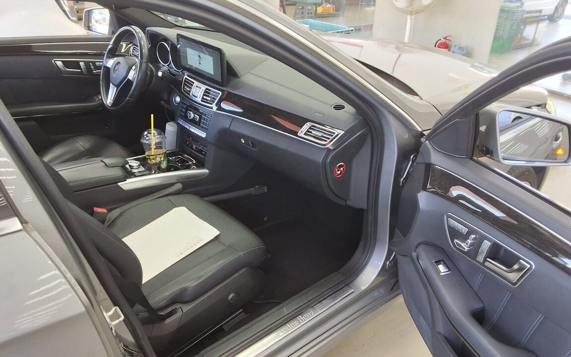 MERCEDES-BENZ E-CLASS (4TH GEN) E400 4MATIC INTELLIGENT DRIVE 2015 - zdjęcie 14