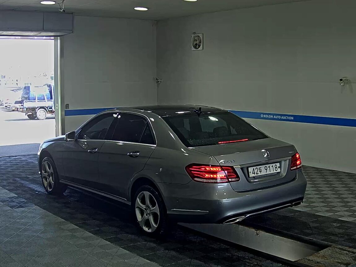 MERCEDES-BENZ E-CLASS (4TH GEN) E400 4MATIC INTELLIGENT DRIVE 2015 - zdjęcie 6
