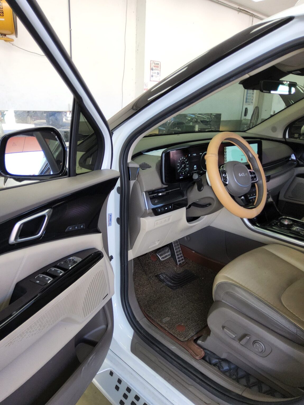 KIA NEW CARNIVAL (KA4) HI-LIMOUSINE 7-SEATER GASOLINE SIGNATURE 2022 - zdjęcie 10