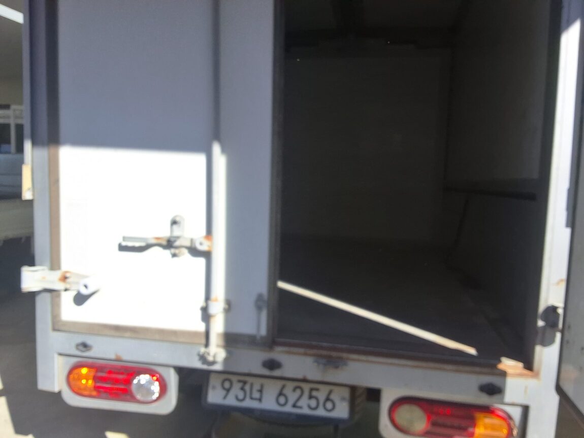 HYUNDAI PORTER II WING BODY MANUAL 2018 - zdjęcie 13