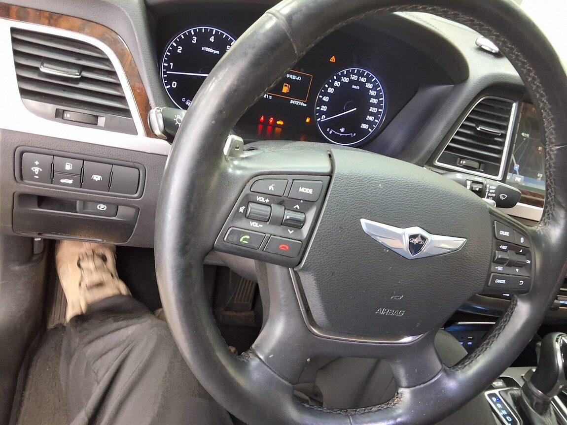 HYUNDAI GENESIS DH G380 AWD EXCLUSIVE 2015 - zdjęcie 23