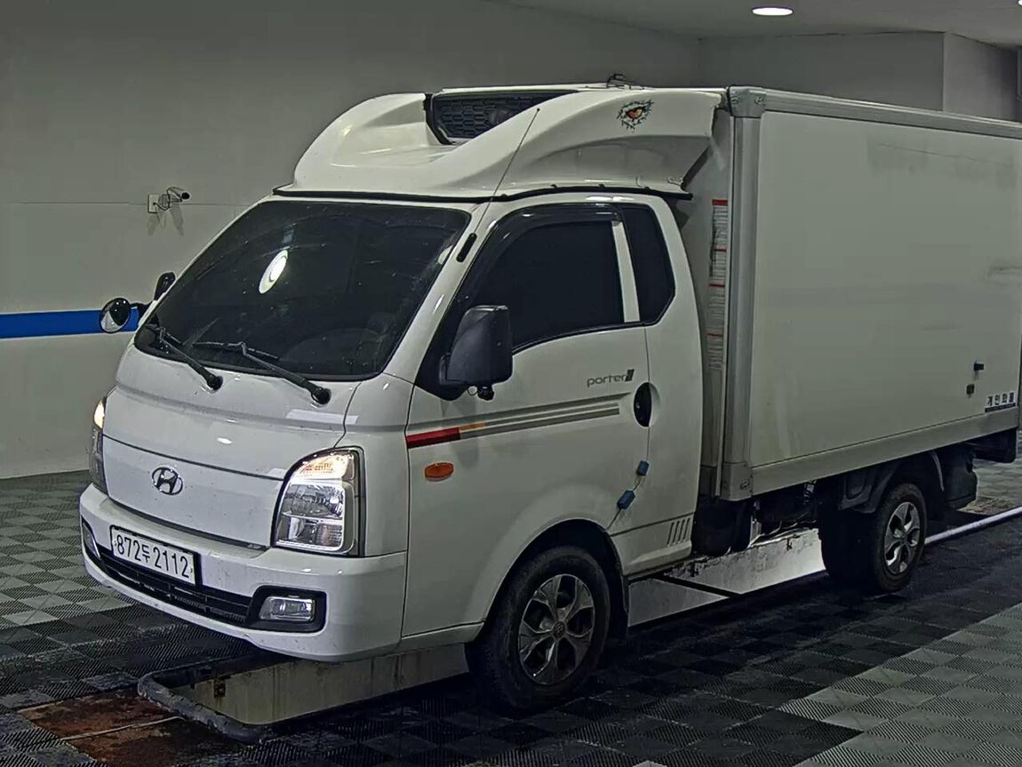 HYUNDAI PORTER II REFRIGERATED BOX TRUCK SUPER CAB 2022 - zdjęcie 2