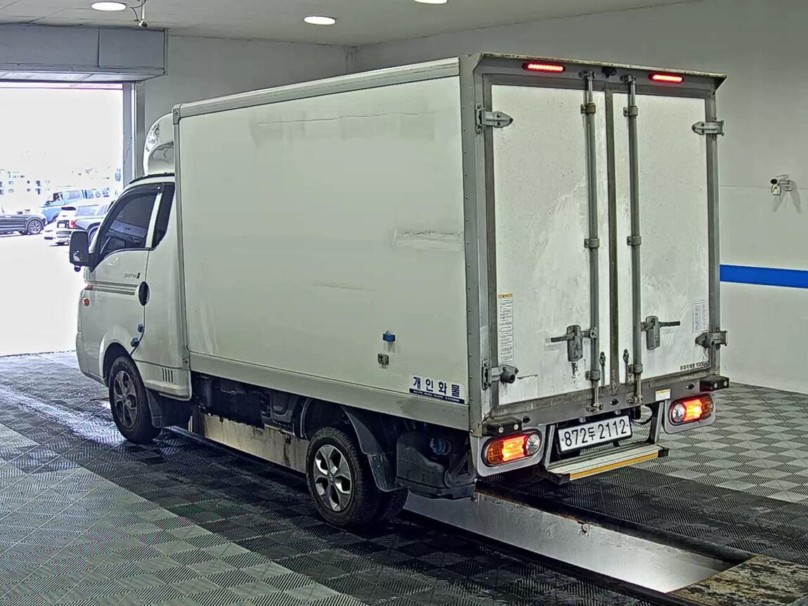 HYUNDAI PORTER II REFRIGERATED BOX TRUCK SUPER CAB 2022 - zdjęcie 6