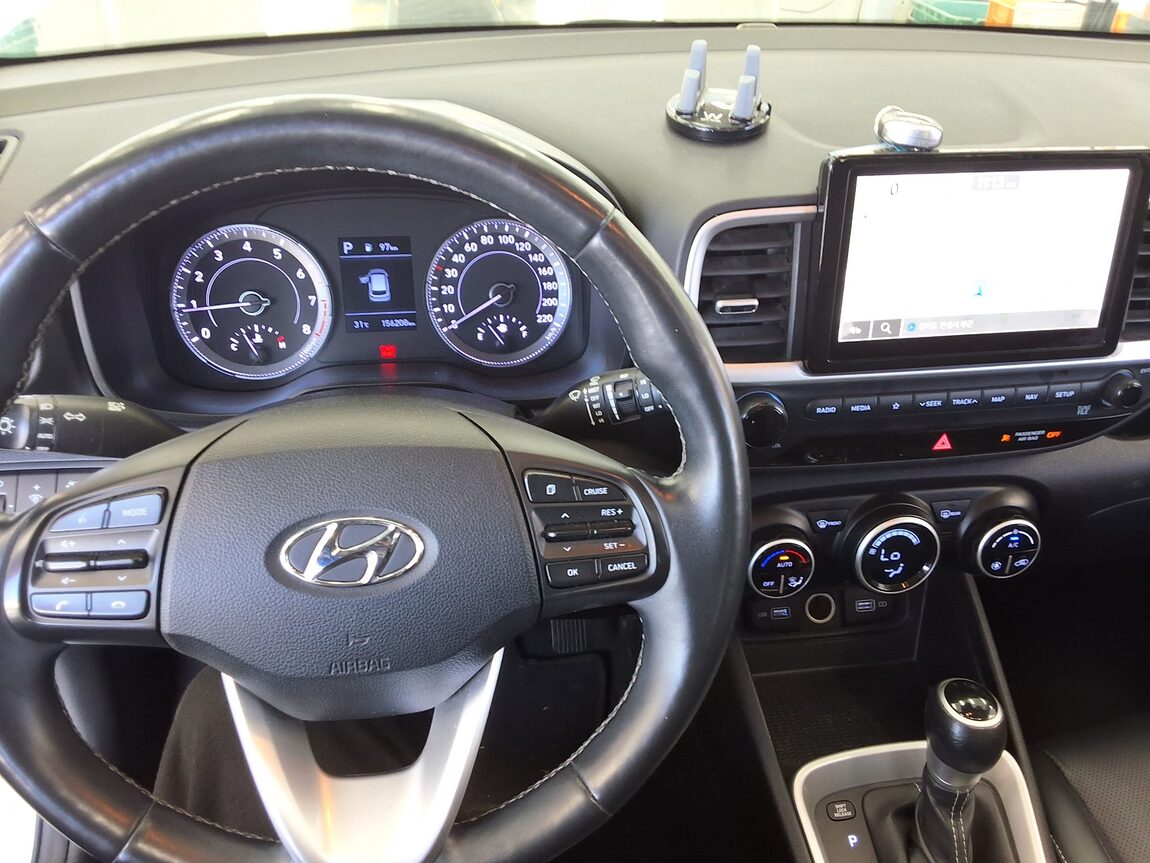 HYUNDAI VENUE 1.6 GASOLINE MODERN PLUS 2022 - zdjęcie 18