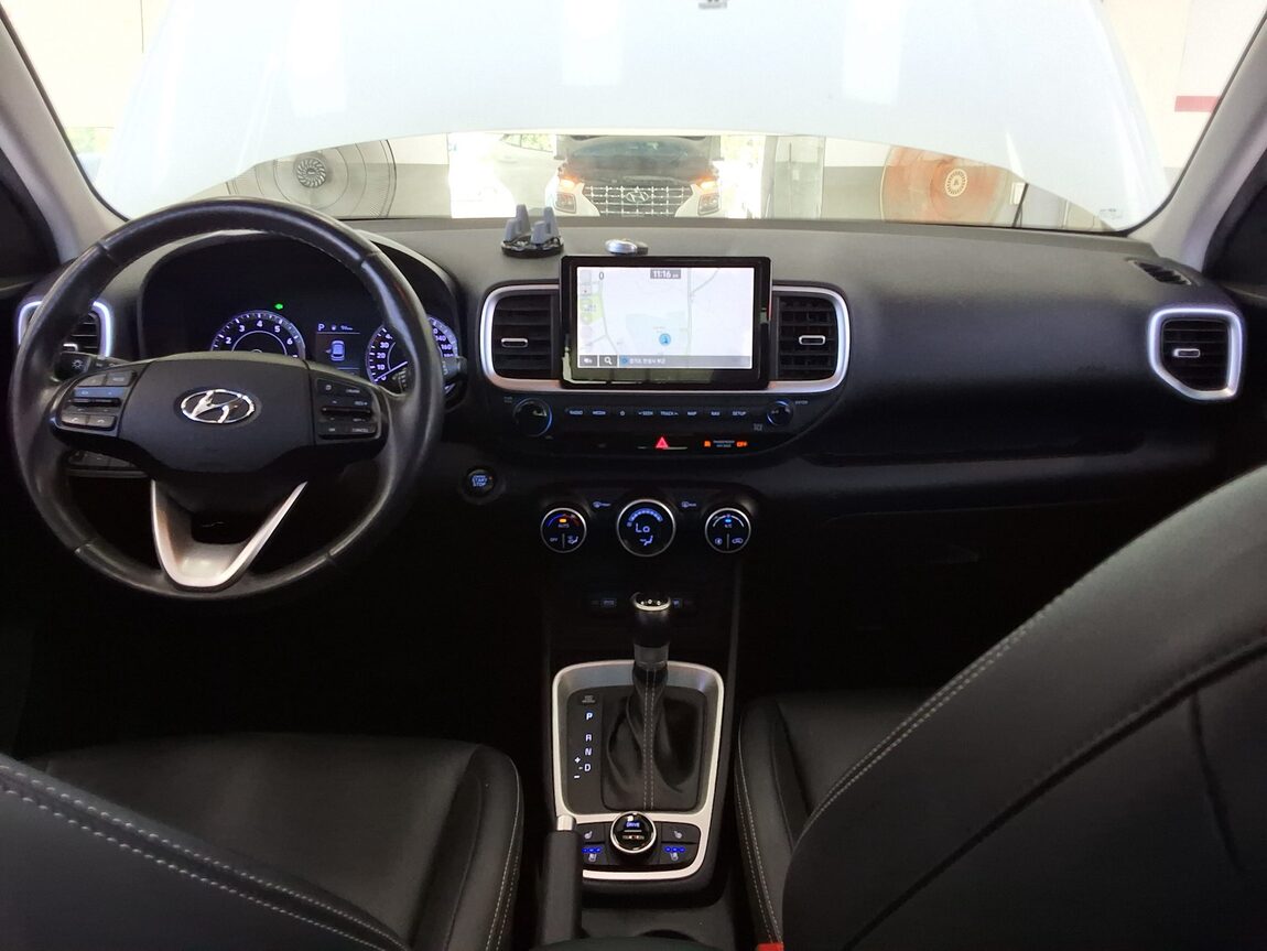HYUNDAI VENUE 1.6 GASOLINE MODERN PLUS 2022 - zdjęcie 12