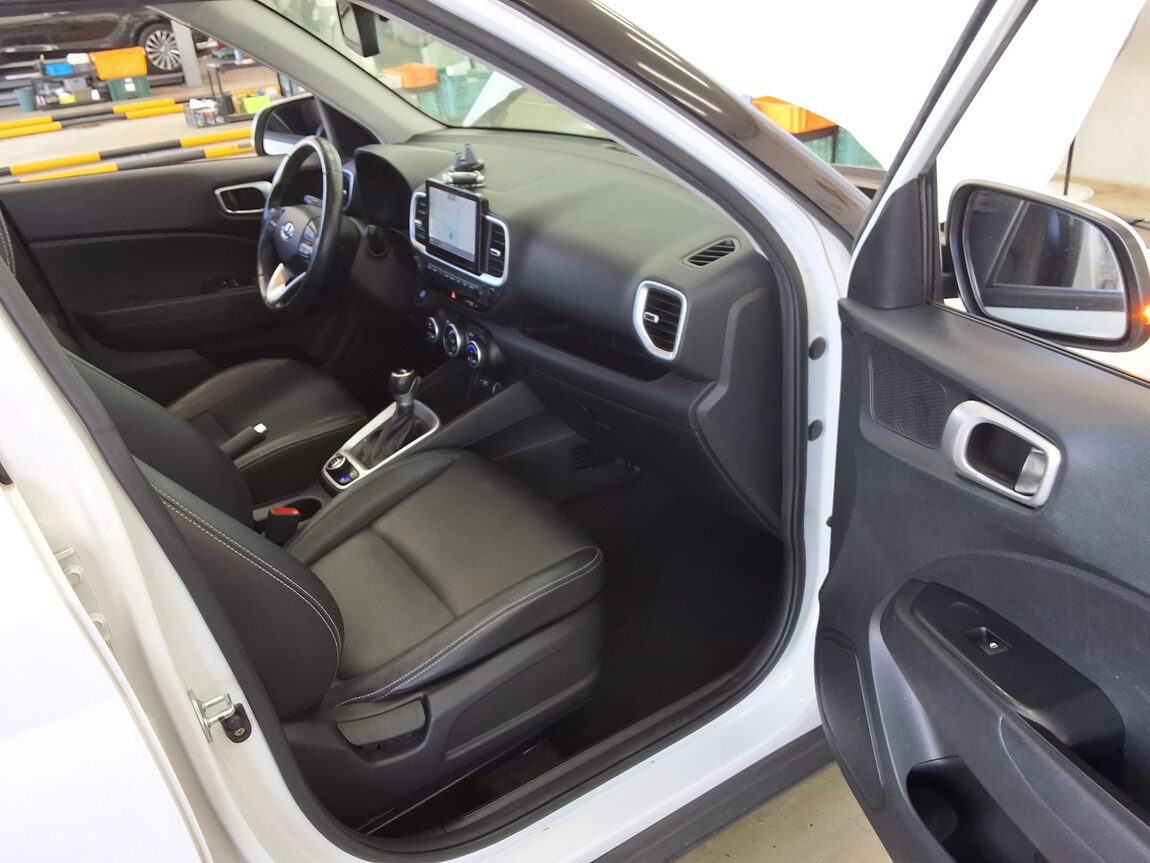 HYUNDAI VENUE 1.6 GASOLINE MODERN PLUS 2022 - zdjęcie 15