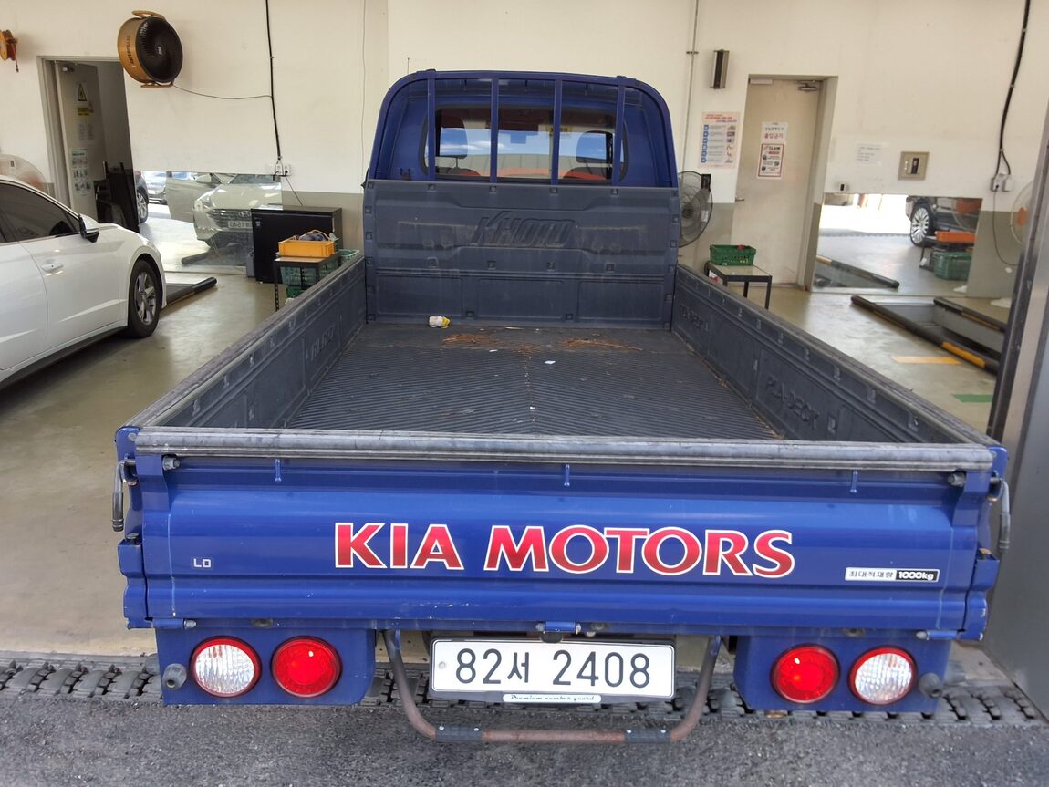KIA THE NEW BONGO III CARGO 1 TON LPG KING CAB EXTRA LONG WHEELBASE GL 2020 - zdjęcie 13