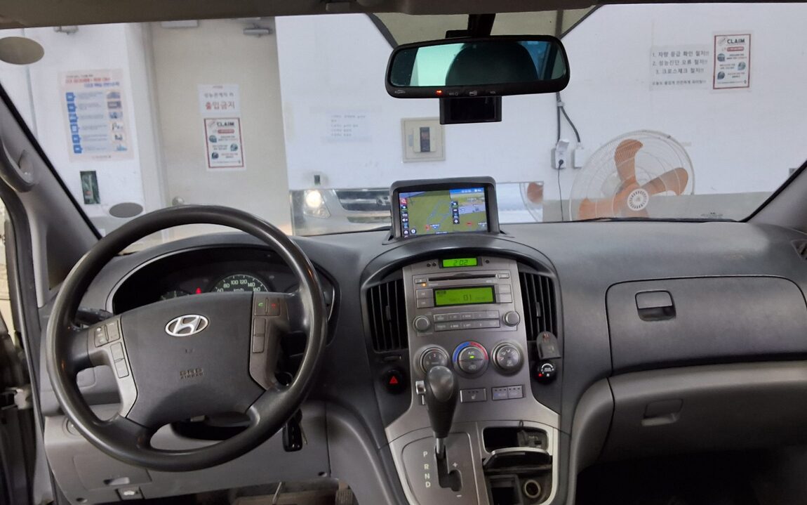 HYUNDAI GRAND STAREX 11-SEATER DIESEL CVX LUXURY 2012 - zdjęcie 11