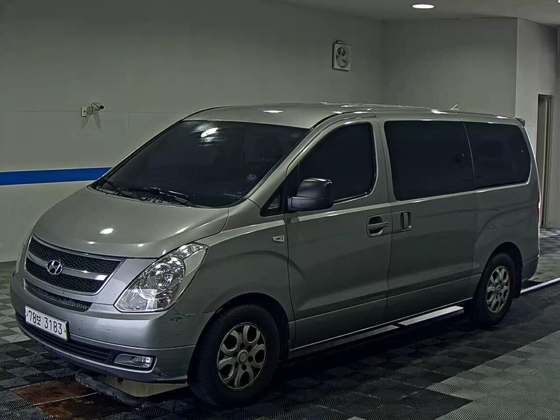 HYUNDAI GRAND STAREX 11-SEATER DIESEL CVX LUXURY 2012 - zdjęcie 2