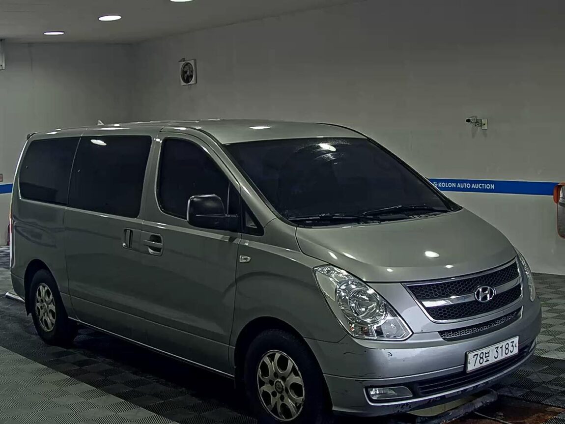 HYUNDAI GRAND STAREX 11-SEATER DIESEL CVX LUXURY 2012 - zdjęcie 3