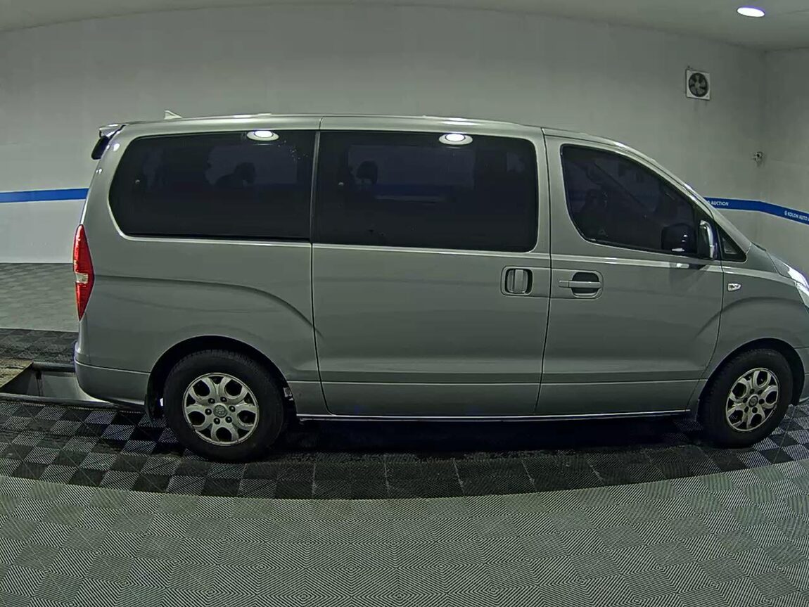 HYUNDAI GRAND STAREX 11-SEATER DIESEL CVX LUXURY 2012 - zdjęcie 4