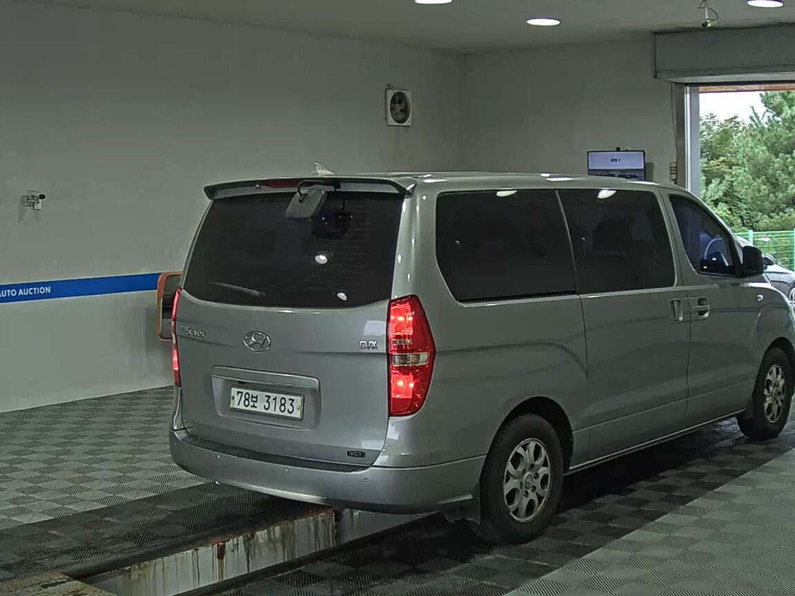 HYUNDAI GRAND STAREX 11-SEATER DIESEL CVX LUXURY 2012 - zdjęcie 5