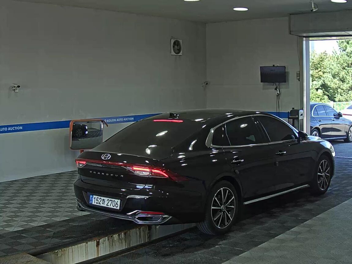 HYUNDAI THE NEW GRANDEUR IG GASOLINE 2.5 PREMIUM CHOICE 2021 - zdjęcie 5