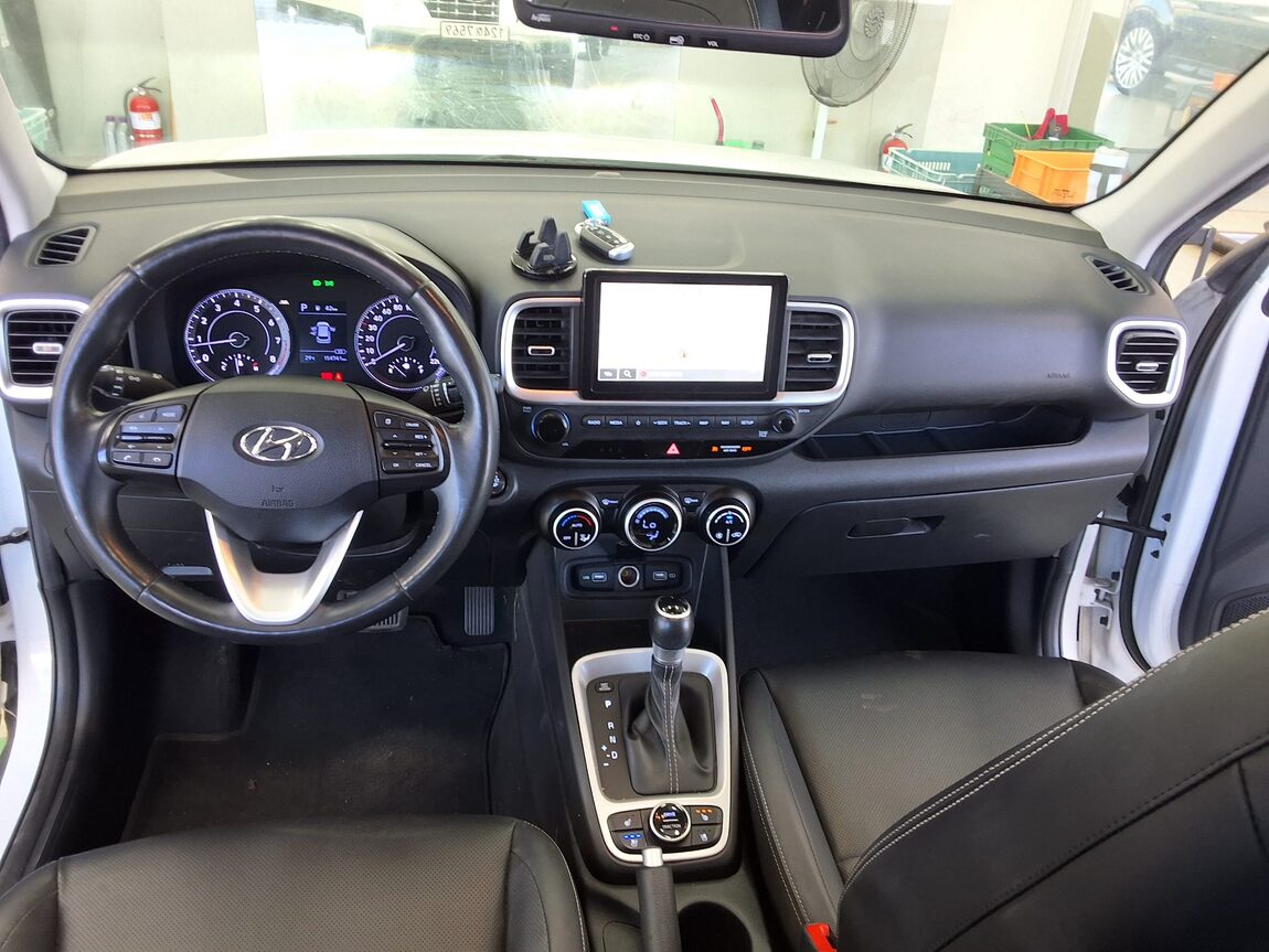 HYUNDAI VENUE 1.6 GASOLINE MODERN PLUS 2022 - zdjęcie 11