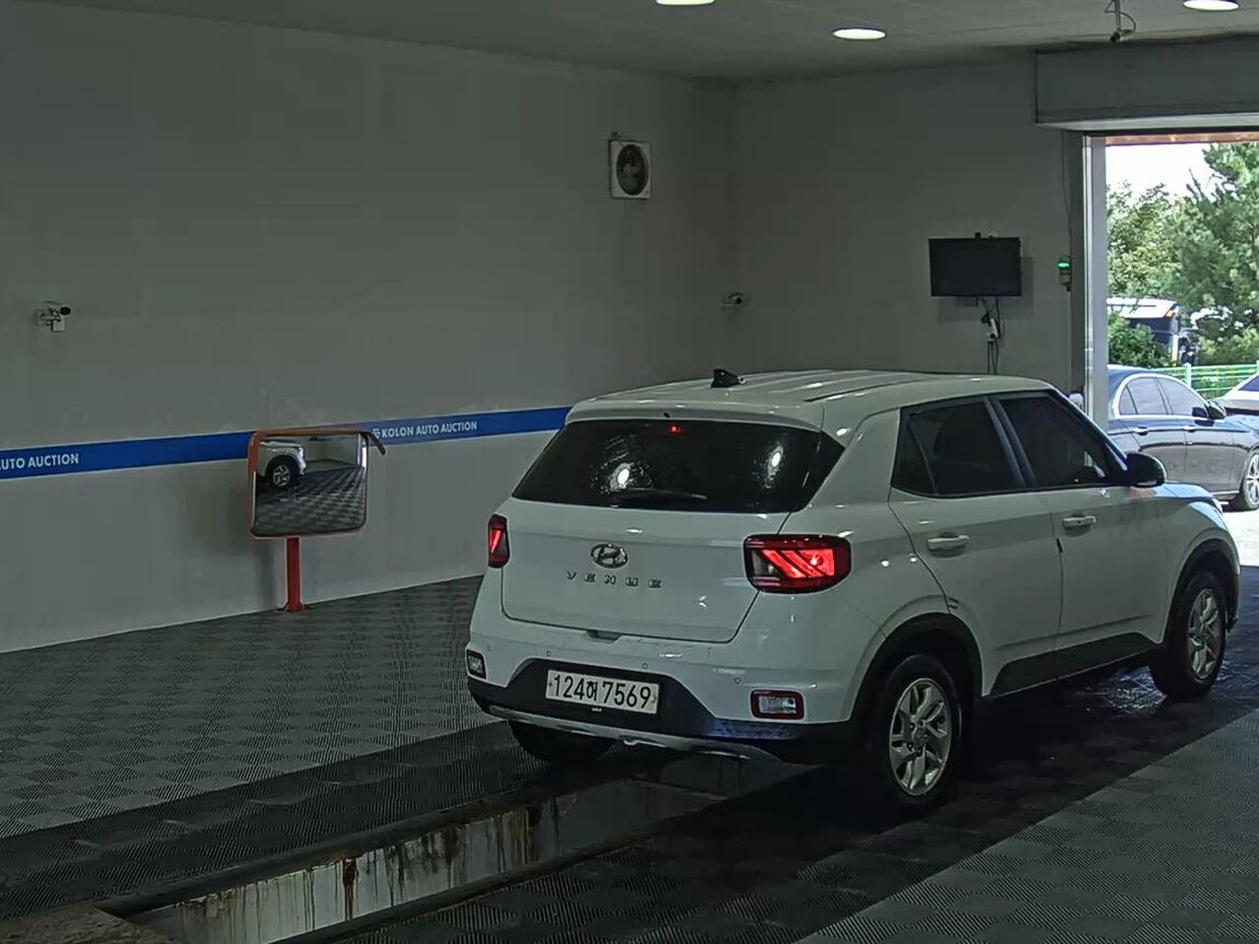 HYUNDAI VENUE 1.6 GASOLINE MODERN PLUS 2022 - zdjęcie 5