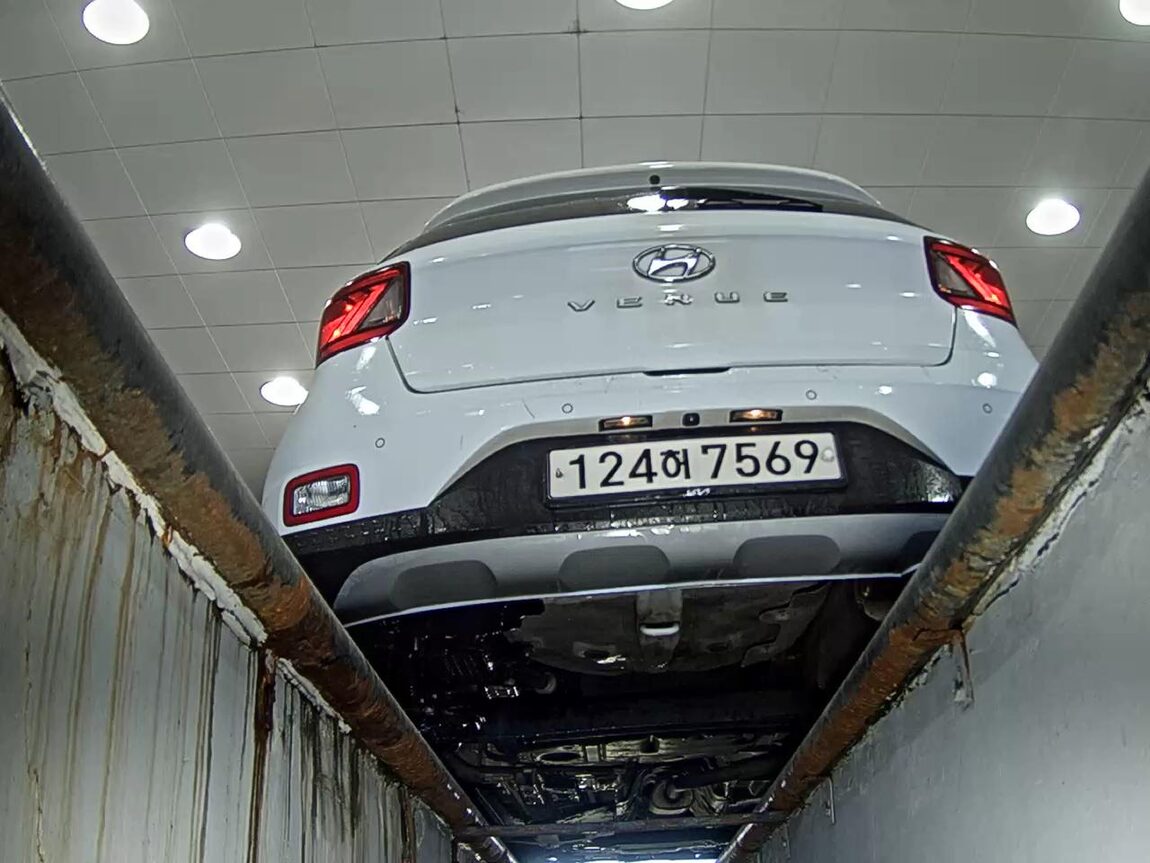 HYUNDAI VENUE 1.6 GASOLINE MODERN PLUS 2022 - zdjęcie 8