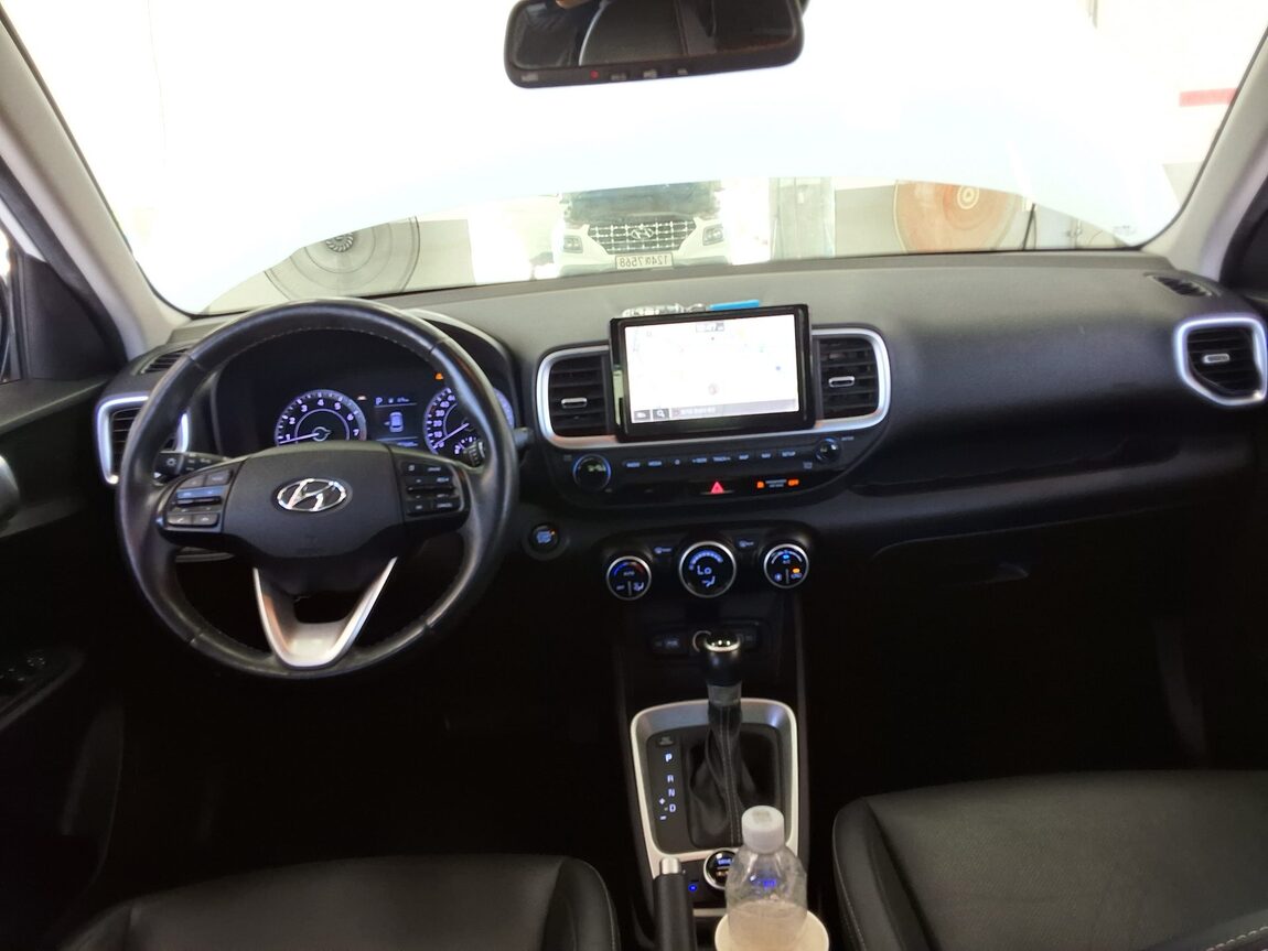 HYUNDAI VENUE 1.6 GASOLINE MODERN PLUS 2022 - zdjęcie 12