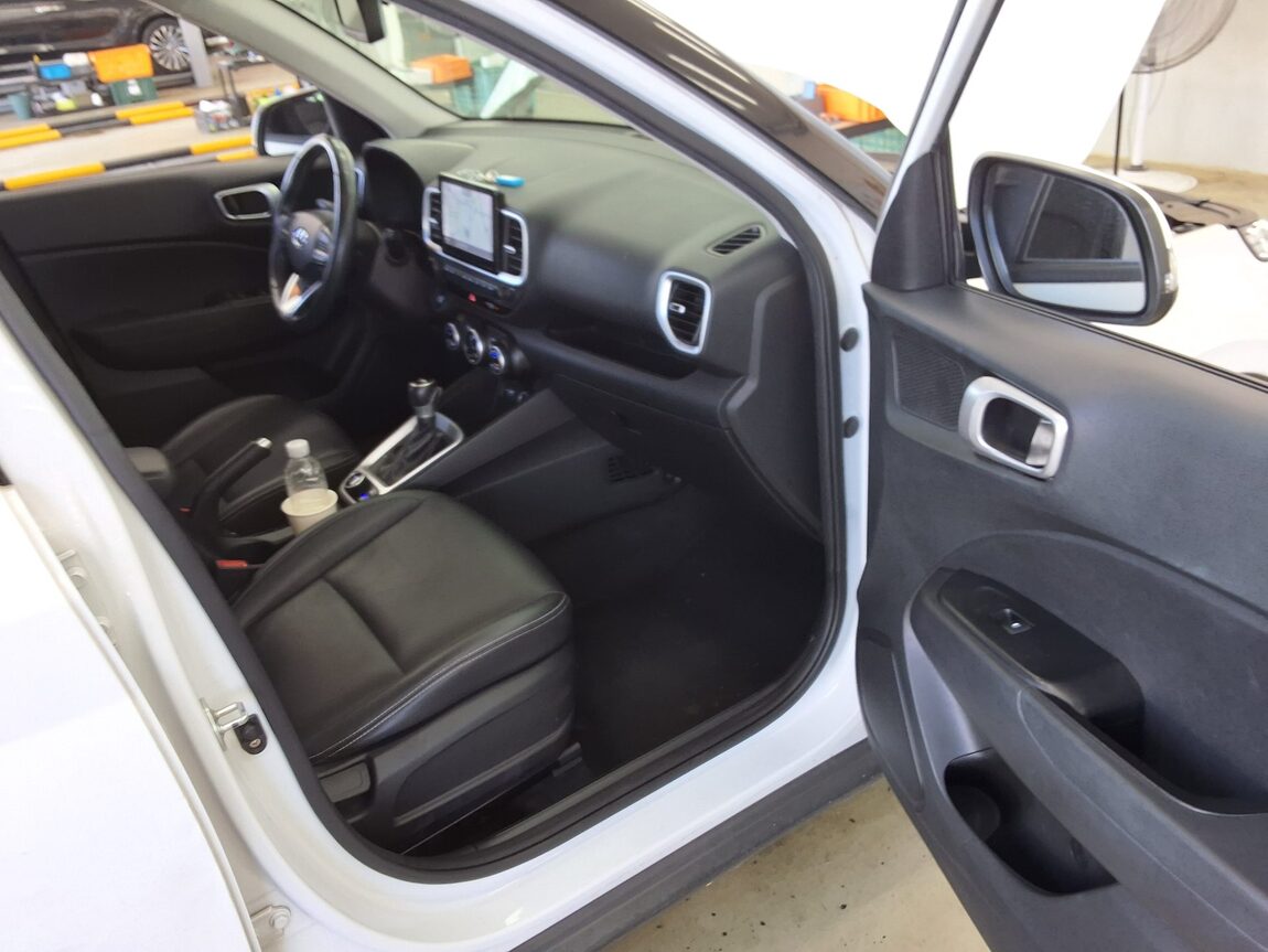 HYUNDAI VENUE 1.6 GASOLINE MODERN PLUS 2022 - zdjęcie 15
