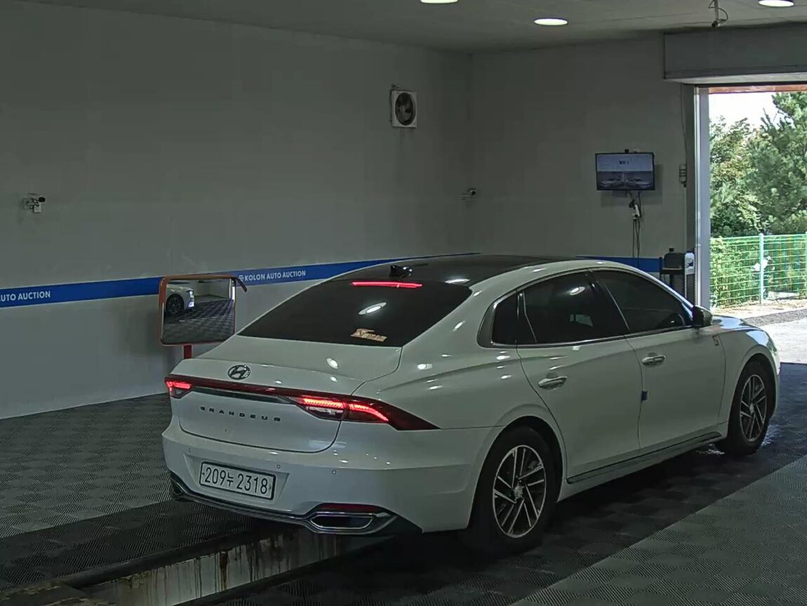 HYUNDAI THE NEW GRANDEUR IG GASOLINE 2.5 PREMIUM CHOICE 2021 - zdjęcie 5