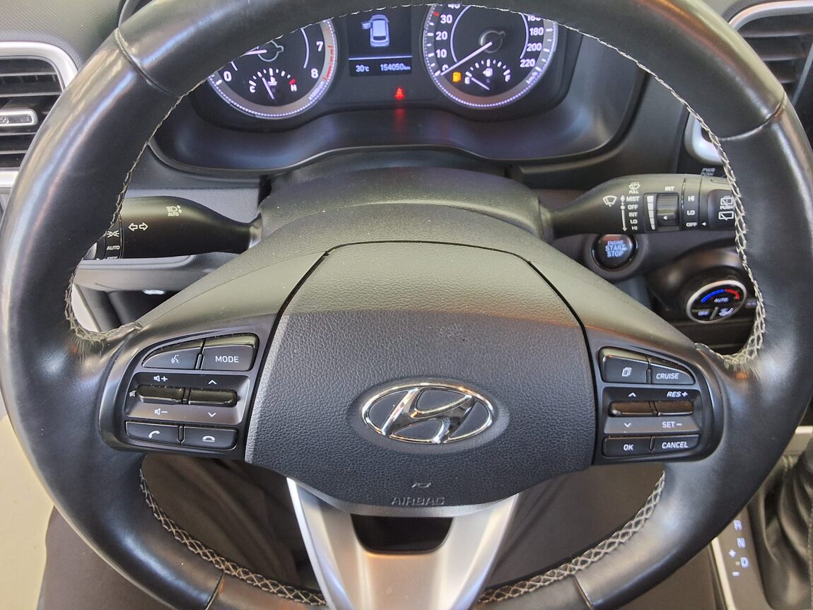 HYUNDAI VENUE 1.6 GASOLINE MODERN PLUS 2022 - zdjęcie 17