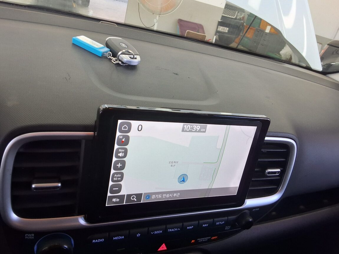 HYUNDAI VENUE 1.6 GASOLINE MODERN PLUS 2022 - zdjęcie 18
