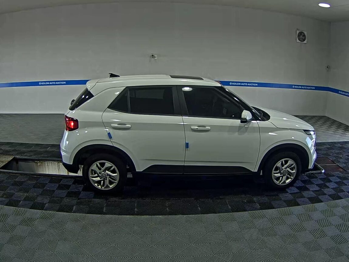 HYUNDAI VENUE 1.6 GASOLINE MODERN PLUS 2022 - zdjęcie 4
