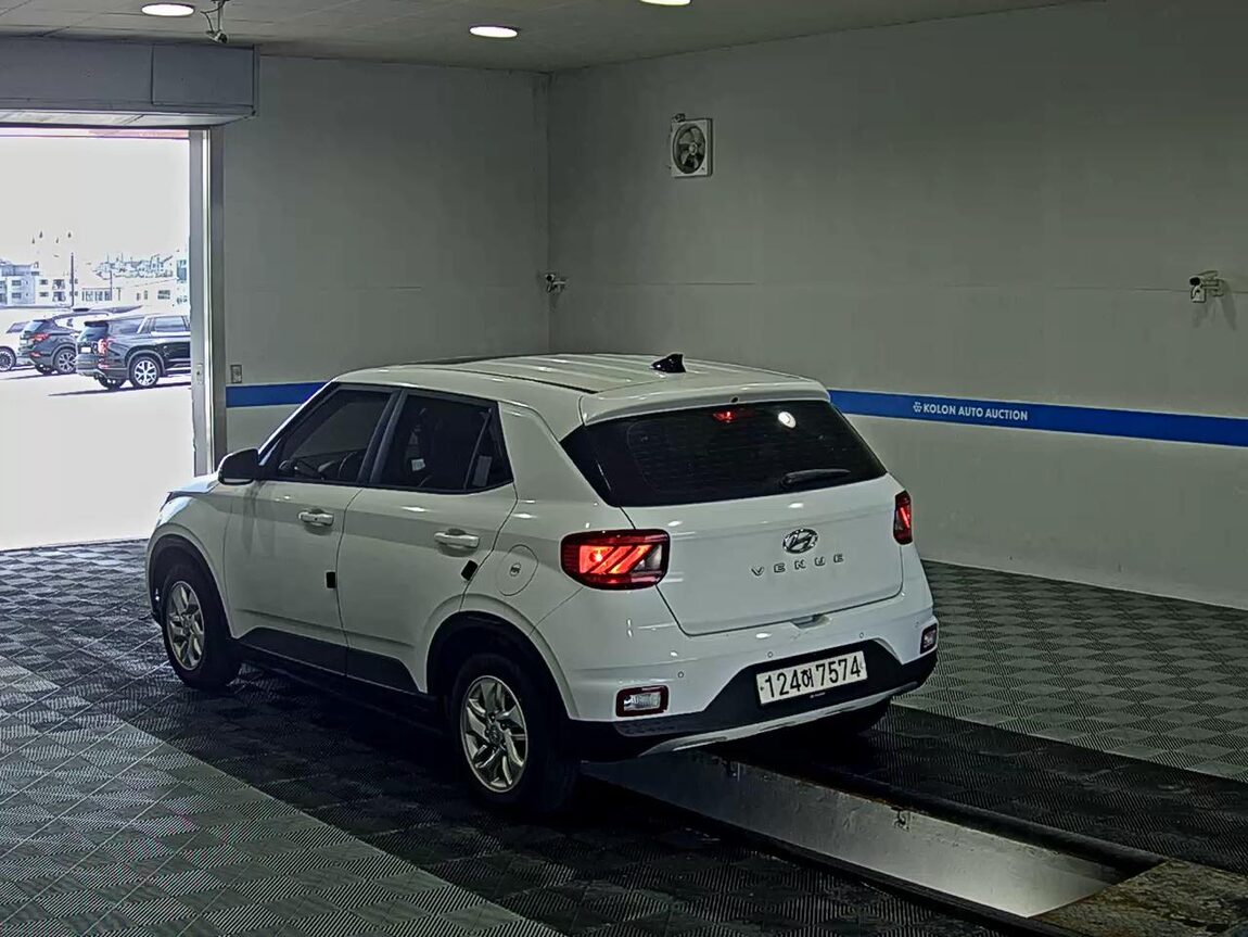 HYUNDAI VENUE 1.6 GASOLINE MODERN PLUS 2022 - zdjęcie 6