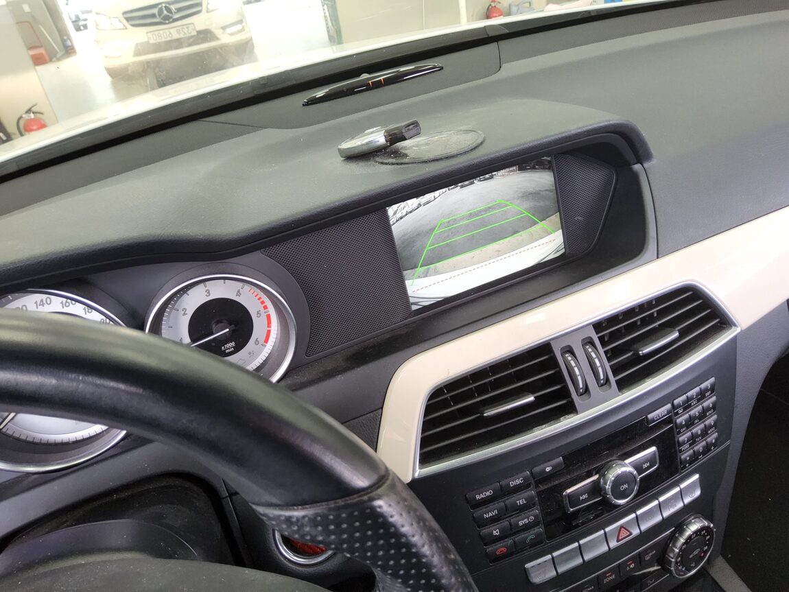 MERCEDES-BENZ C-CLASS (3RD GEN) COUPE C220 CDI 2013 - zdjęcie 16