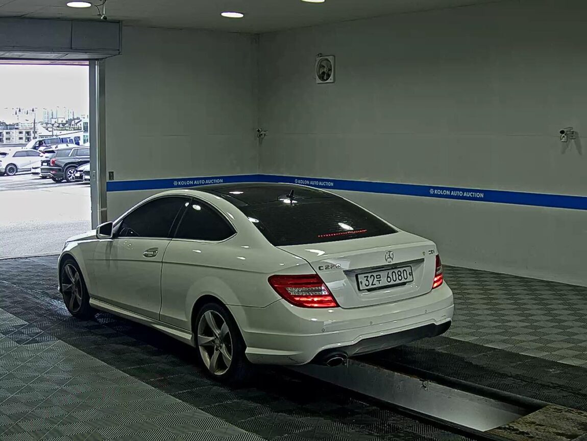 MERCEDES-BENZ C-CLASS (3RD GEN) COUPE C220 CDI 2013 - zdjęcie 6