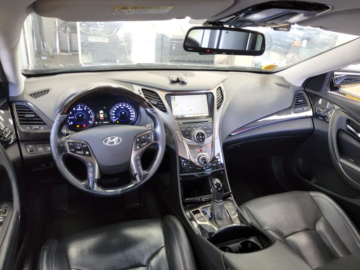 HYUNDAI GRANDEUR HG HG 300 NOBLE 2012 - zdjęcie 11