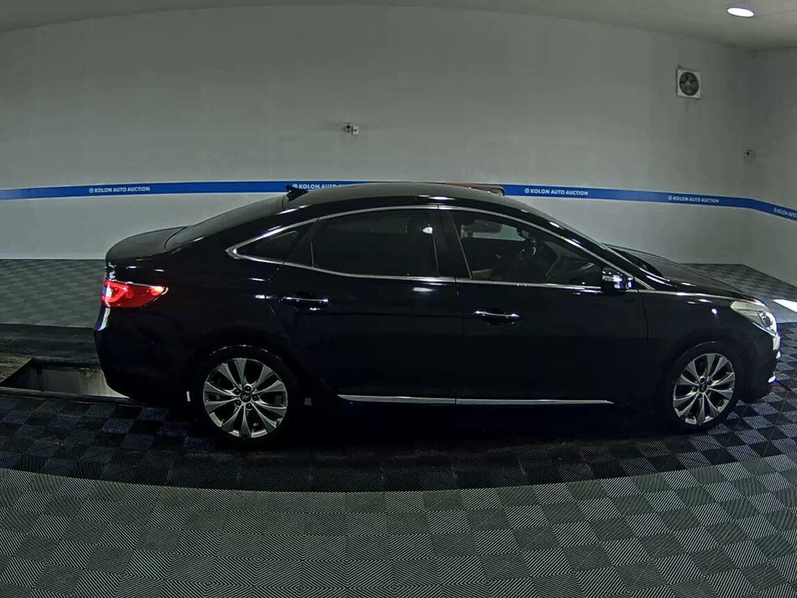 HYUNDAI GRANDEUR HG HG 300 NOBLE 2012 - zdjęcie 4