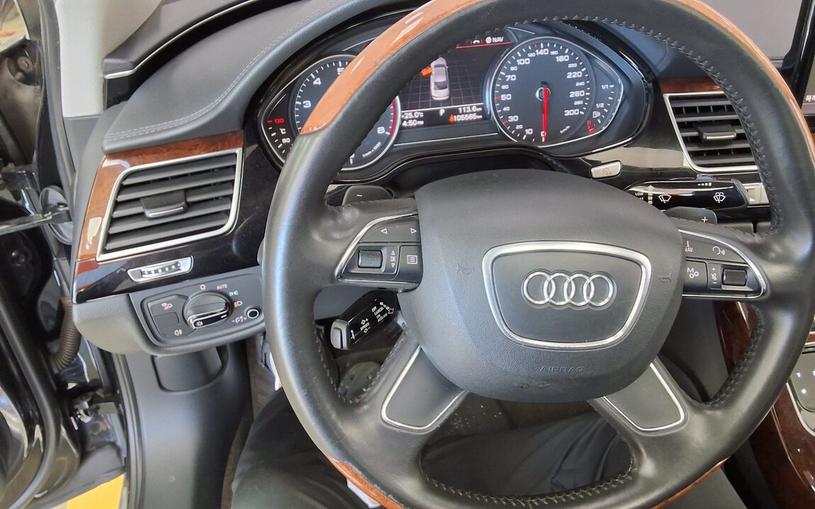 AUDI A8 (3RD GEN) 3.0 TFSI QUATTRO LWB 2011 - zdjęcie 17