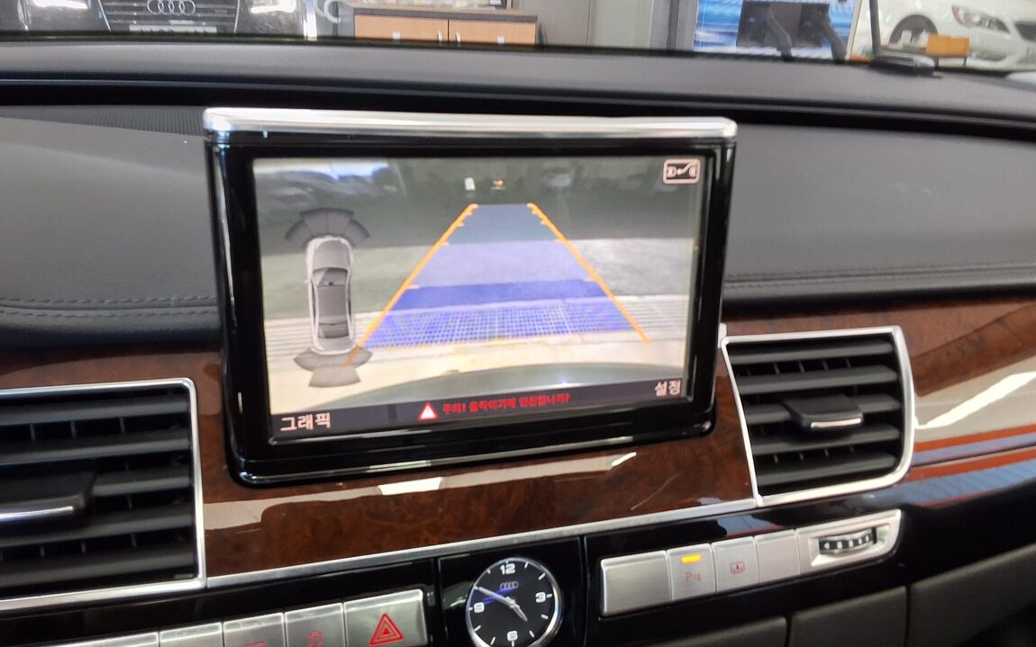 AUDI A8 (3RD GEN) 3.0 TFSI QUATTRO LWB 2011 - zdjęcie 19