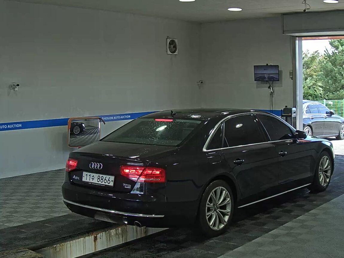 AUDI A8 (3RD GEN) 3.0 TFSI QUATTRO LWB 2011 - zdjęcie 5